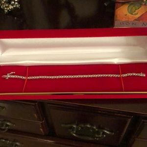 Diamond tennis bracelet